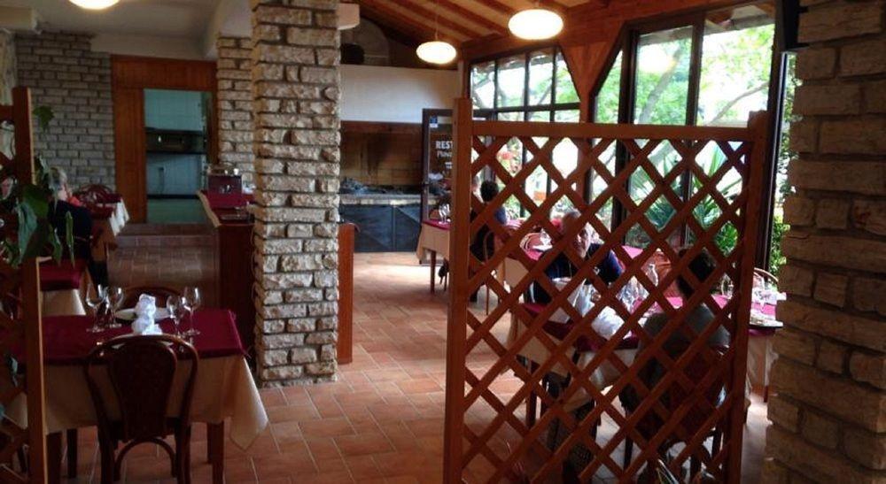 Hotel Plava Laguna Tisno Extérieur photo
