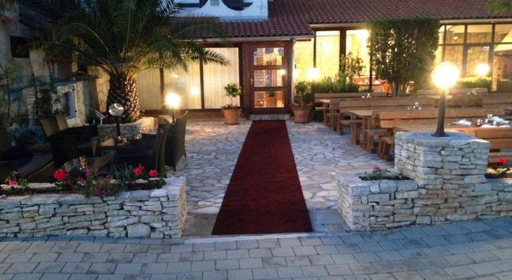 Hotel Plava Laguna Tisno Extérieur photo