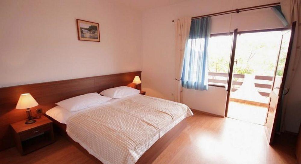Hotel Plava Laguna Tisno Extérieur photo