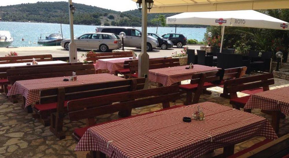 Hotel Plava Laguna Tisno Extérieur photo